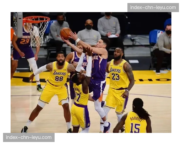 湖人VS太阳半场战罢,数据显示湖人油漆区得分创赛季新低,太阳收缩防线见效 湖人VS太阳半场战罢,数据显示湖人油漆区得分创赛季新低,太阳收缩防线见效