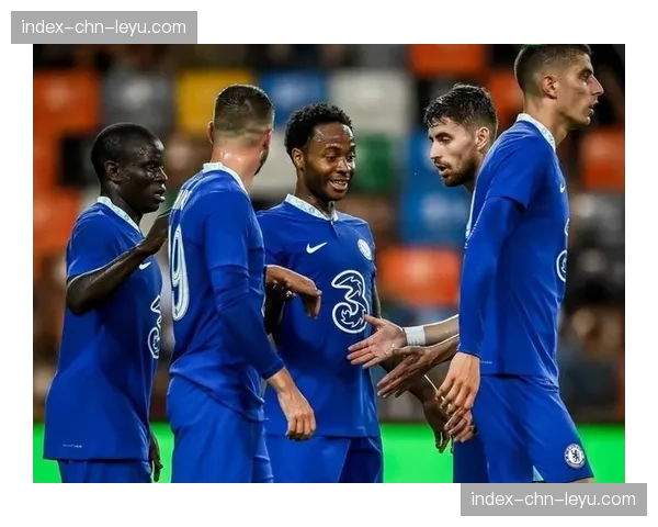 切尔西主帅在赛前发布会展示由数据分析团队提供的对手“战术热区”报告