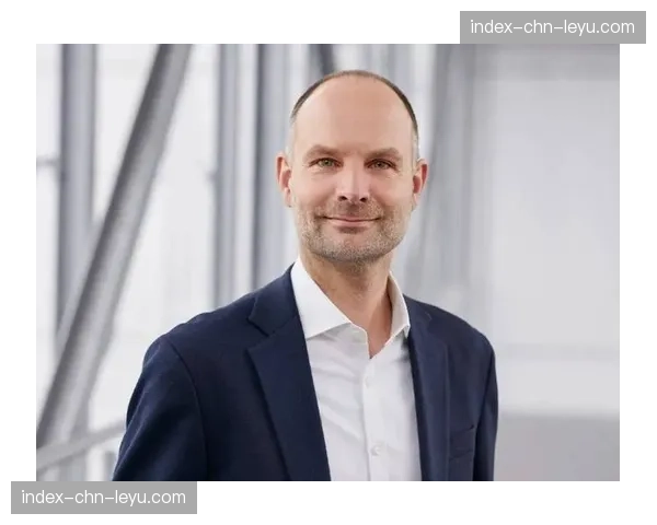 欧足联目前年收入44亿欧元，商业增长将使年收入超过60亿欧元